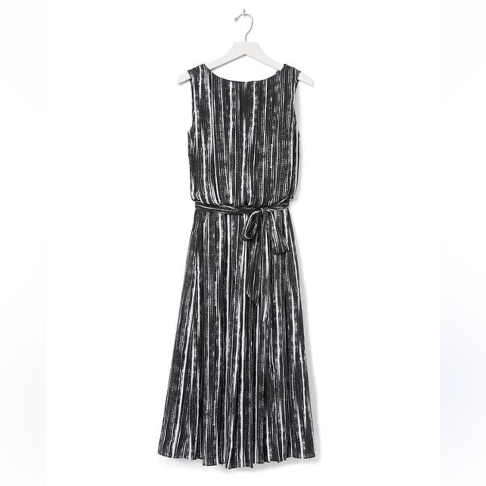 Banana Republic sleeveless midi dress